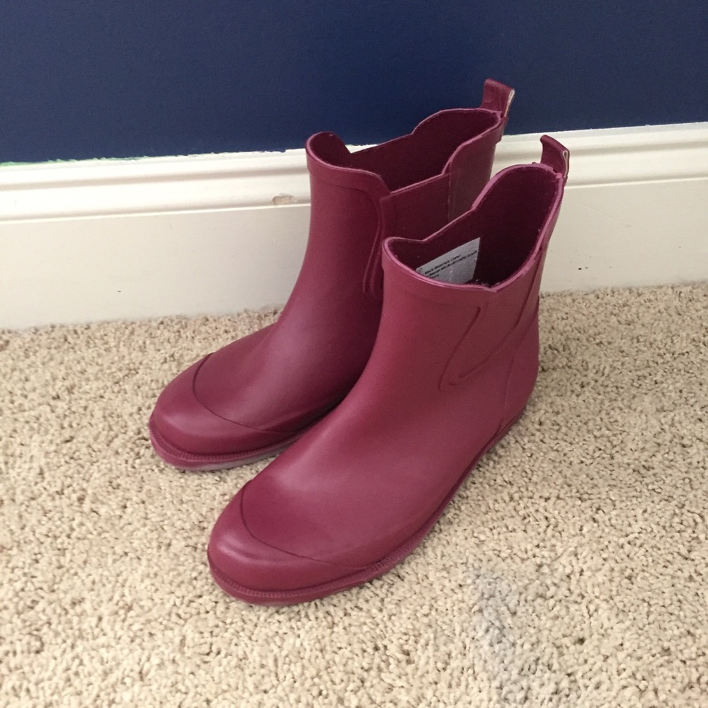 KIDS RAIN BOOTIES - FIT LIKE WOMENS 6-6.5